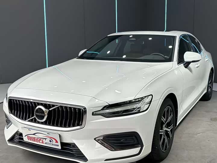 2023 Volvo S60 2023 B4 Zhiyi Luxury Edition