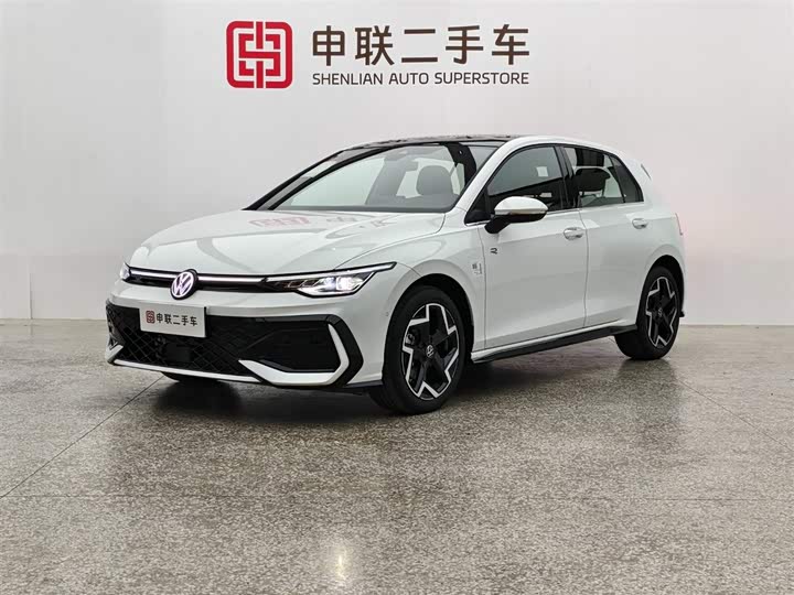 2026 Golf 2025 300TSI R-Line