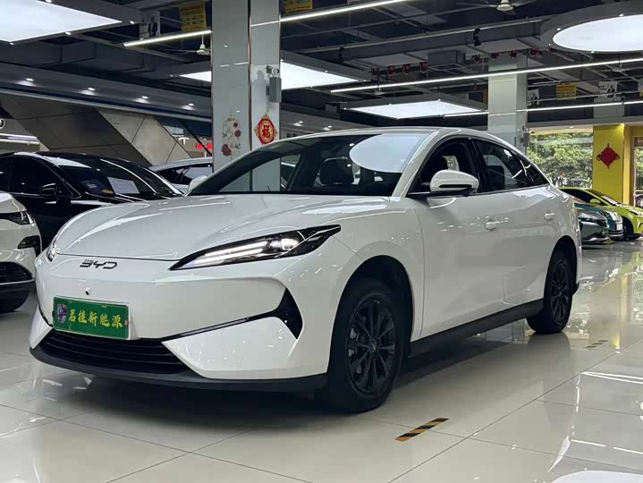 2025 BYD e7 2025 520 Intelligent Driving Edition