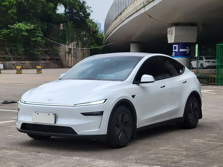 2026 Model Y 2026 long-range rear-wheel drive version