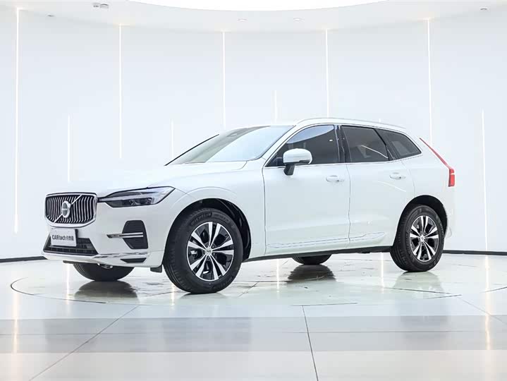 2024 Volvo XC60 2025 B5 four-wheel drive Zhiyi Luxury Edition