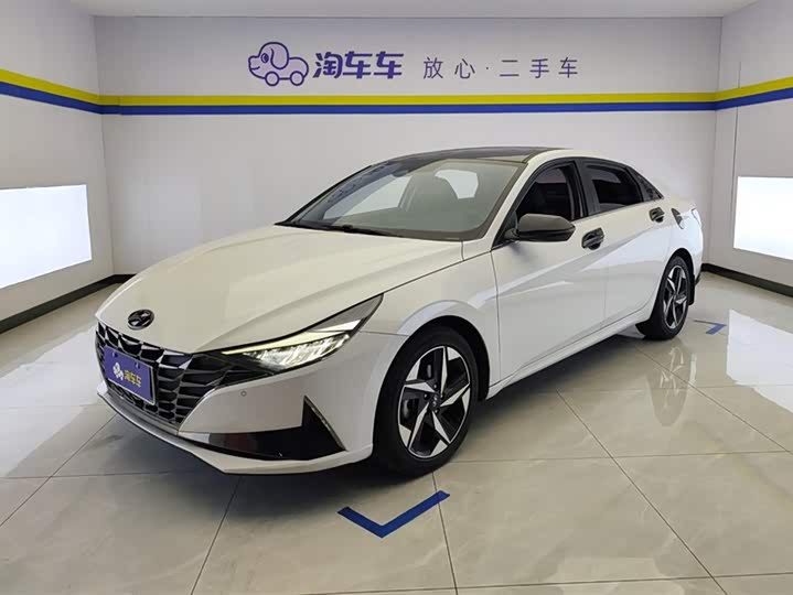 Elantra 2021 1.5L CVT LUX Premium Edition