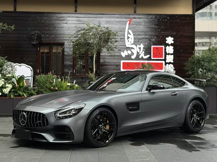 2022 AMG GT 2019 AMG GT