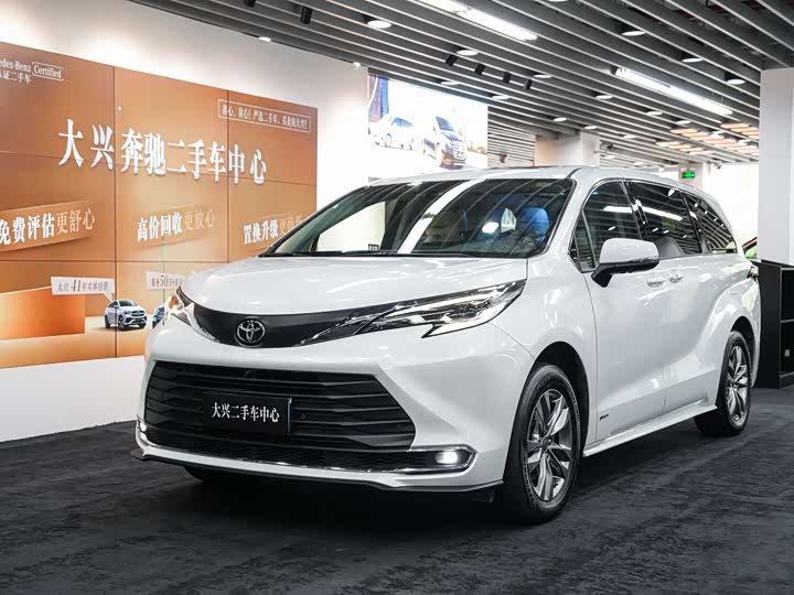SIENNA 2024 2.5L Hybrid Comfort Edition