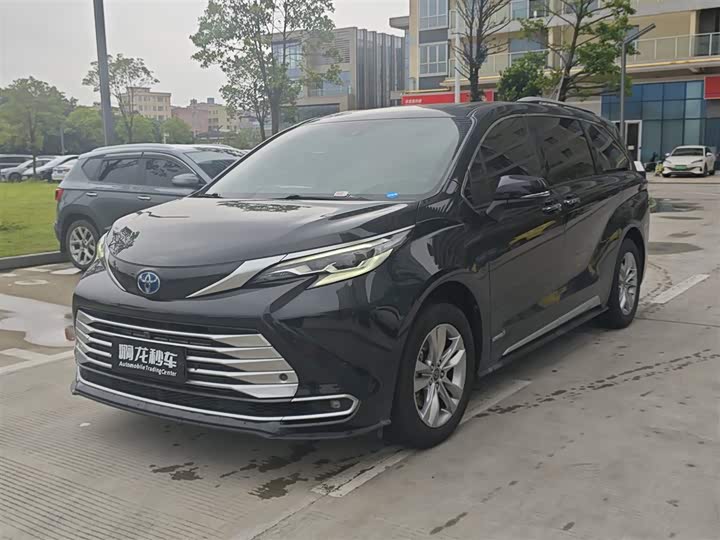 SIENNA 2021 2.5L Hybrid Platinum Edition