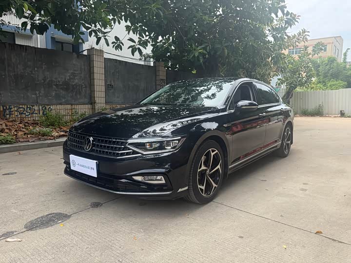 Magotan 2023 2 Million Edition 330TSI DSG Luxury