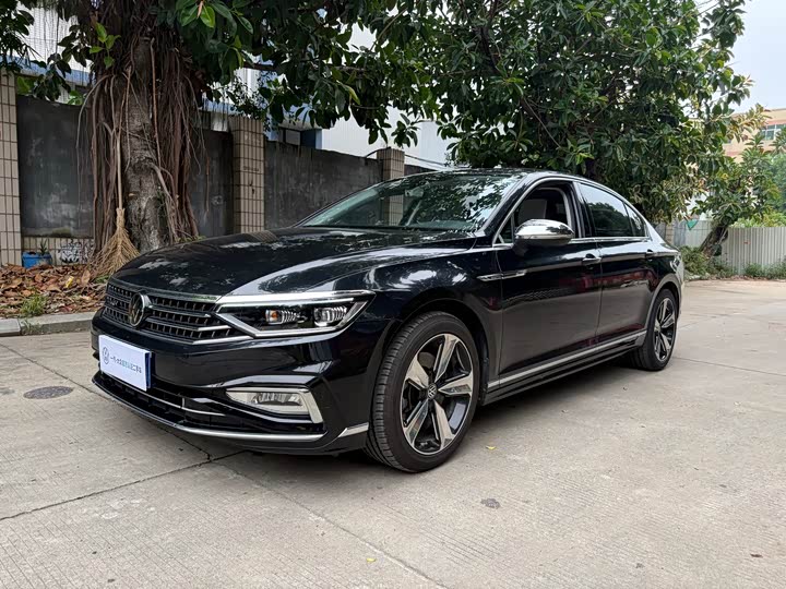 Magotan 2023 2 Million Edition 330TSI DSG Luxury