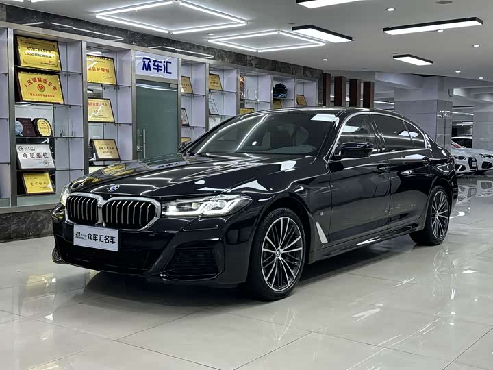 2022 BMW 5 Series 2022 530Li Leading M Sports Package