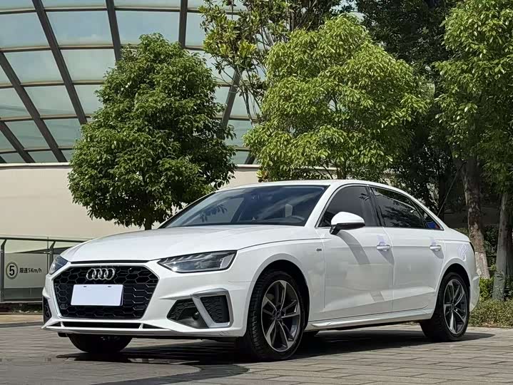 2022 Audi A4L 2022 40 TFSI Fashionable and Dynamic