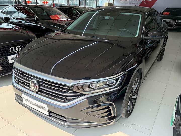 2022 Passat 2022 330TSI Deluxe Edition