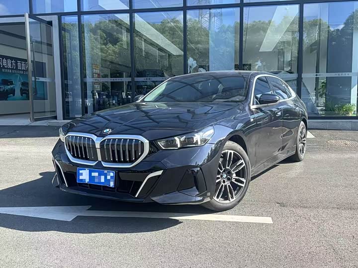 2024 BMW 5 Series 2024 530Li M Sport Luxury Package