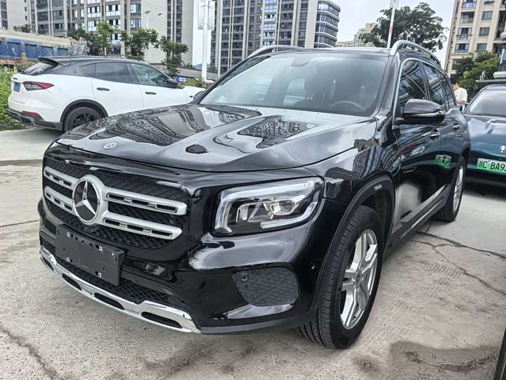 Mercedes-Benz GLB 2023 GLB 220 Fashion Model