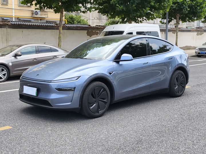 2026 Model Y 2025 rear-wheel drive version