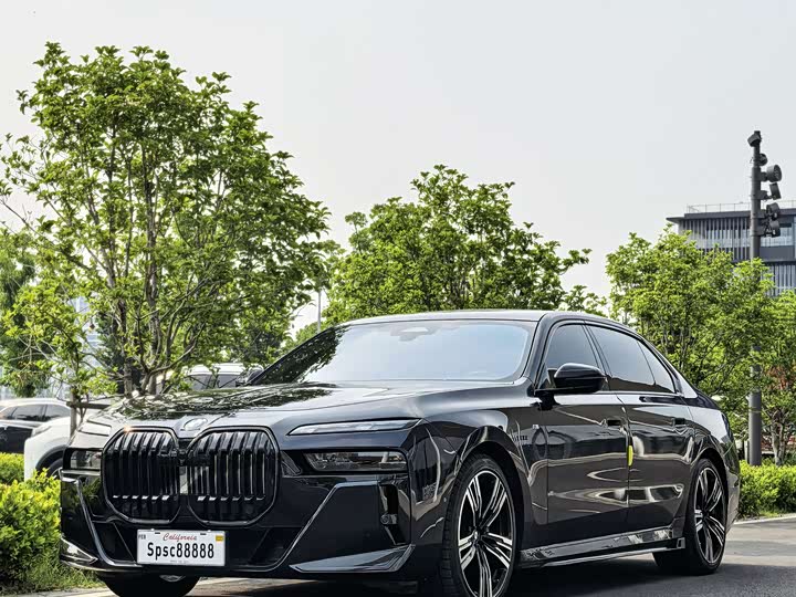BMW 7 Series 2023 740Li M Sport Package