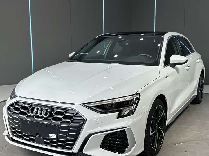 2024 Audi A3 2024 Sportback 35 TFSI stylish and sporty