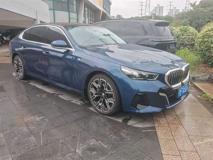2024 BMW 5 Series 2024 530Li M Sport Luxury Package