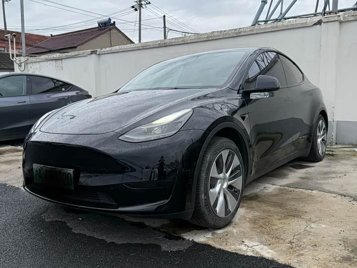 2022 Model Y 2023 rear-wheel drive version
