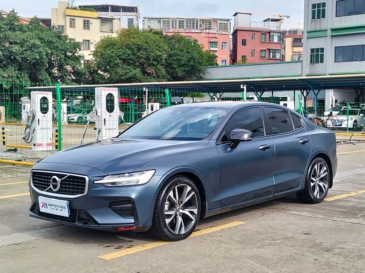 2021 Volvo S60 2020 T4 R-Design