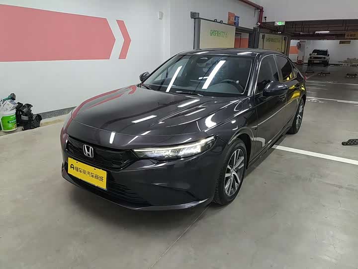 Model 2023 240TURBO CVT Leading Edition