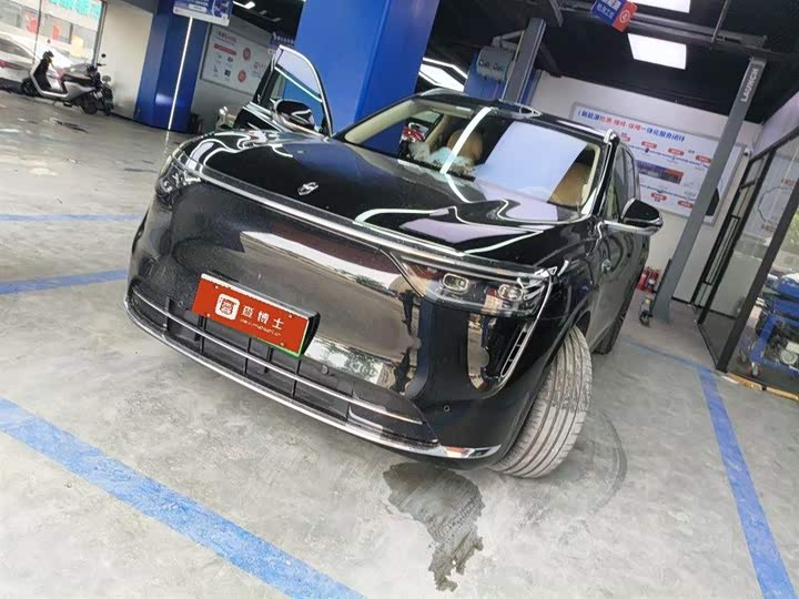 2025 Wenjie M8 2025 extended range Ultra version 53.4kWh 6-seater version (192-line lidar)