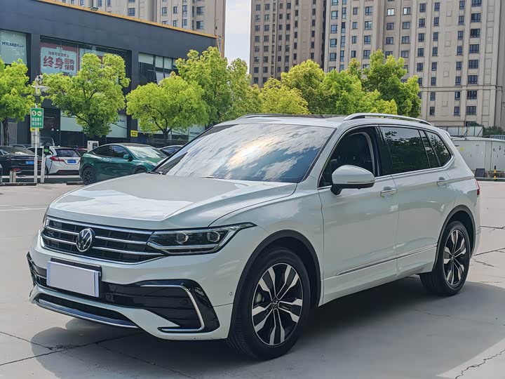 2024 Tiguan L 2024 330TSI automatic two-wheel drive R-Line version