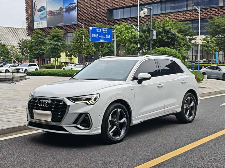 2021 Audi Q3 2021 35 TFSI Fashionable and Dynamic