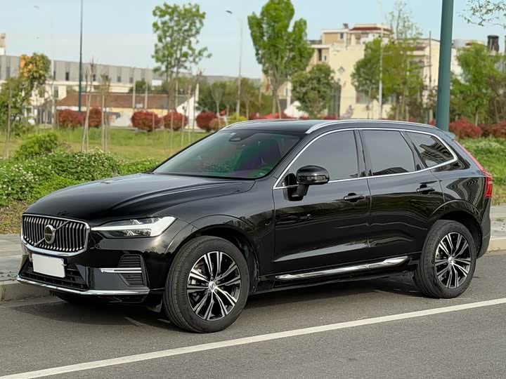 2021 Volvo XC60 2022 B5 four-wheel drive Zhiyuan Deluxe Edition