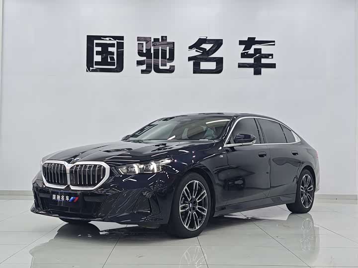 2025 BMW 5 Series 2025 530Li Leading M Sports Package