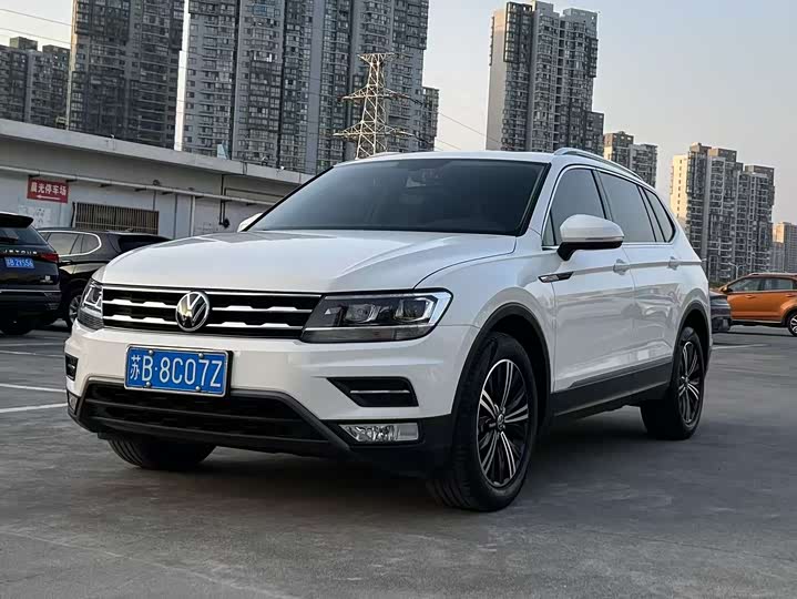 2021 Tiguan L 2021 330TSI automatic two-wheel drive smart version