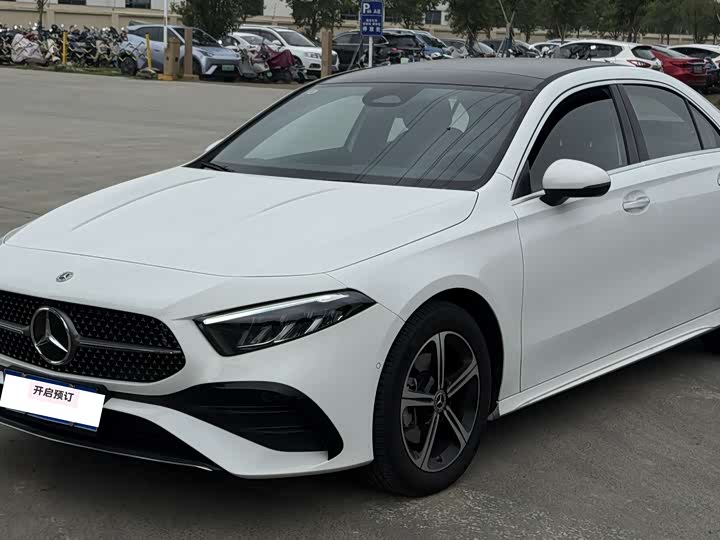 2025 Mercedes-Benz A-Class 2025 facelift A 200 L fashionable model
