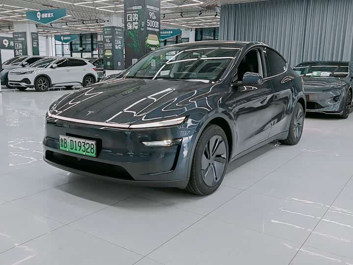 2025 Model Y 2025 rear-wheel drive version