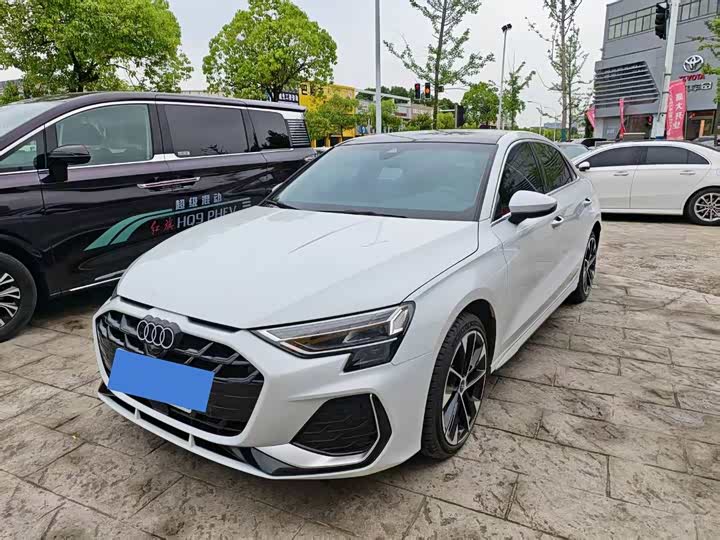 2025 Audi A3 2025 A3L Limousine 35TFSI Flying Spur Exclusive