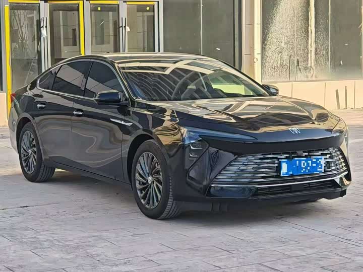 2025 LaCrosse 2025 28T Platinum Edition