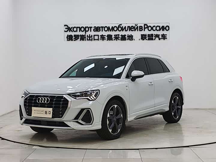 2023 Audi Q3 2022 35 TFSI aggressive and dynamic