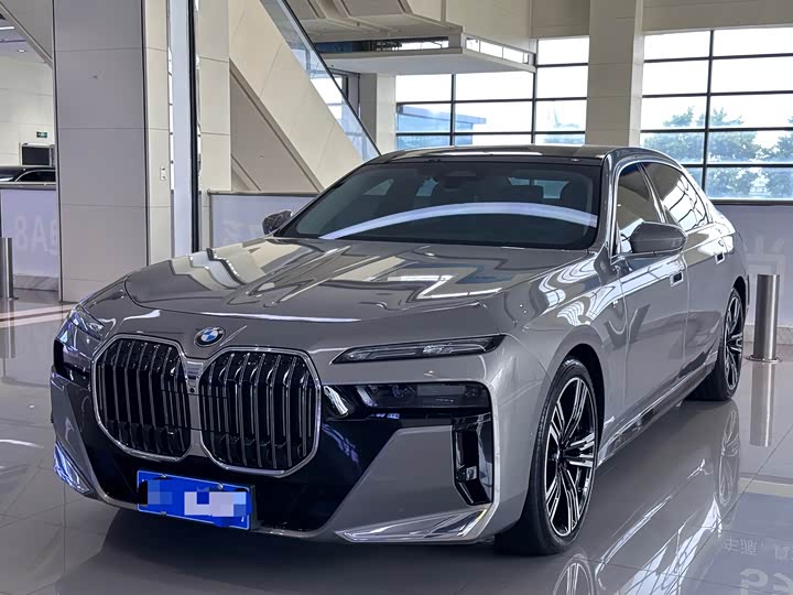 2023 BMW 7 Series 2023 740Li M Sport Package