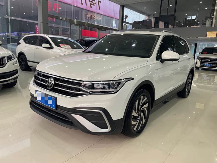 2023 Tiguan L 2023 300TSI automatic two-wheel drive smart version