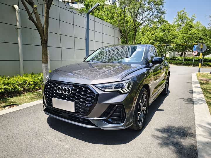 2022 Audi Q3 Sportback 2022 40 TFSI RS Kit Burning Speed ​​Type