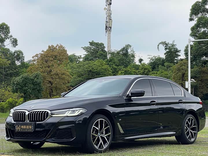 2022 BMW 5 Series 2022 530Li Exclusive M Sports Package