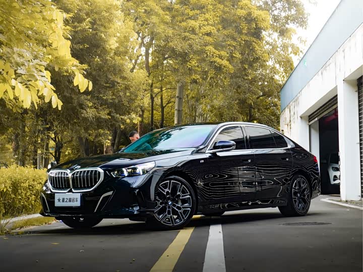 2024 BMW 5 Series 2024 530Li M Sport Luxury Package