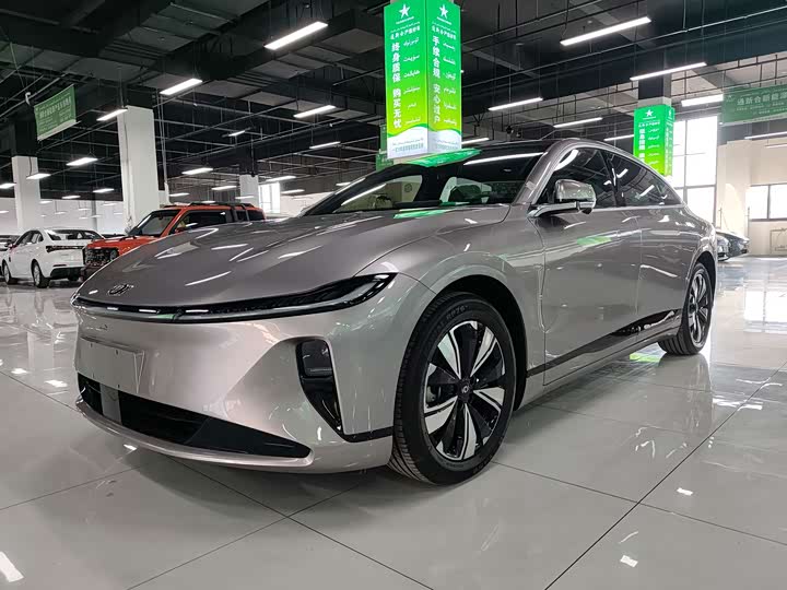 2025 Changan Qiyuan A07 2025 Blue Whale extended range version 140 elite type