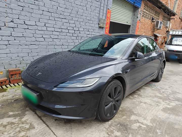 2025 Model 3 2025 rear-wheel drive version