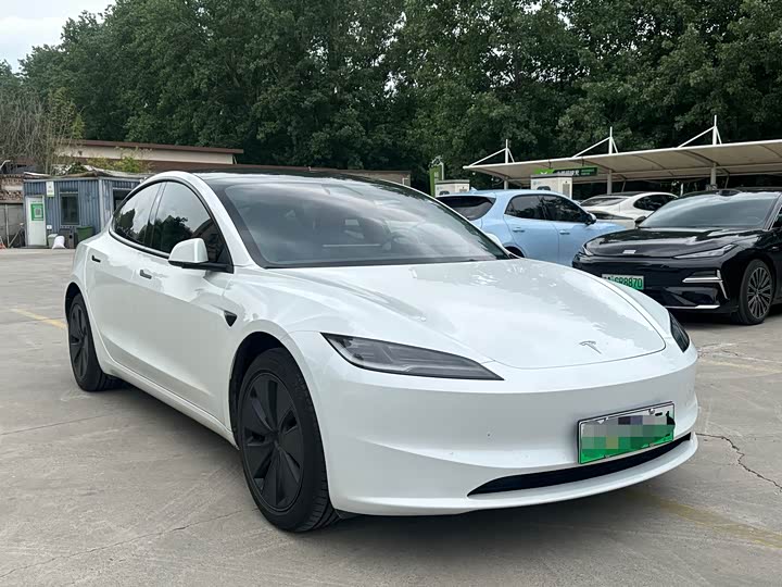 Model 3 2025 rear-wheel drive version