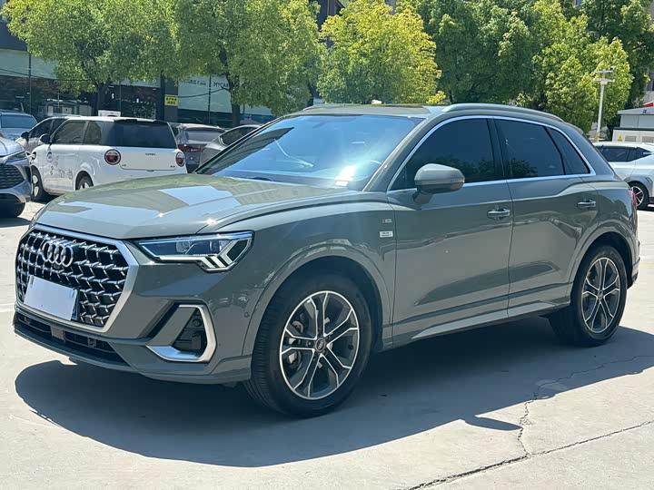2024 Audi Q3 2024 40 TFSI Fashionable and Dynamic