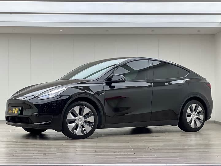 2023 Model Y 2022 Refresh RWD
