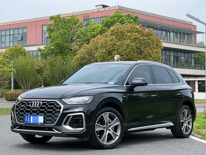 2022 Audi Q5L 2022 45T luxury and dynamic model