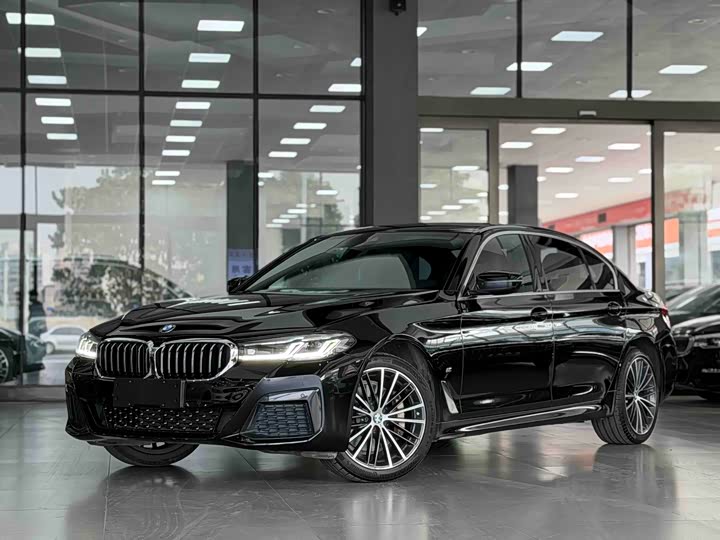 2022 BMW 5 Series 2022 530Li Leading M Sports Package