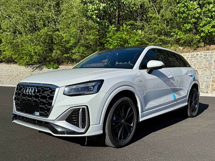 Audi Q2L 2022 35 TFSI aggressive and dynamic model