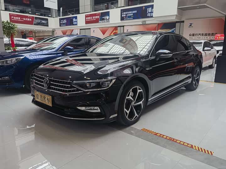 Magotan 2023 2 Million Edition 330TSI DSG Luxury