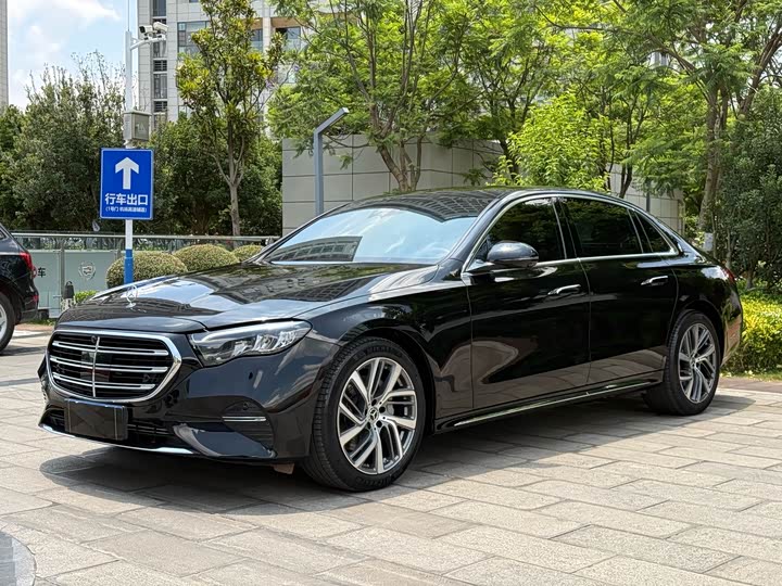 Mercedes-Benz E-Class 2024 E 300 L Fashion Model