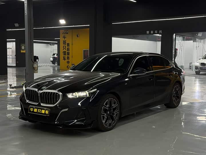 BMW 5 Series 2025 530Li Exclusive M Sports Package